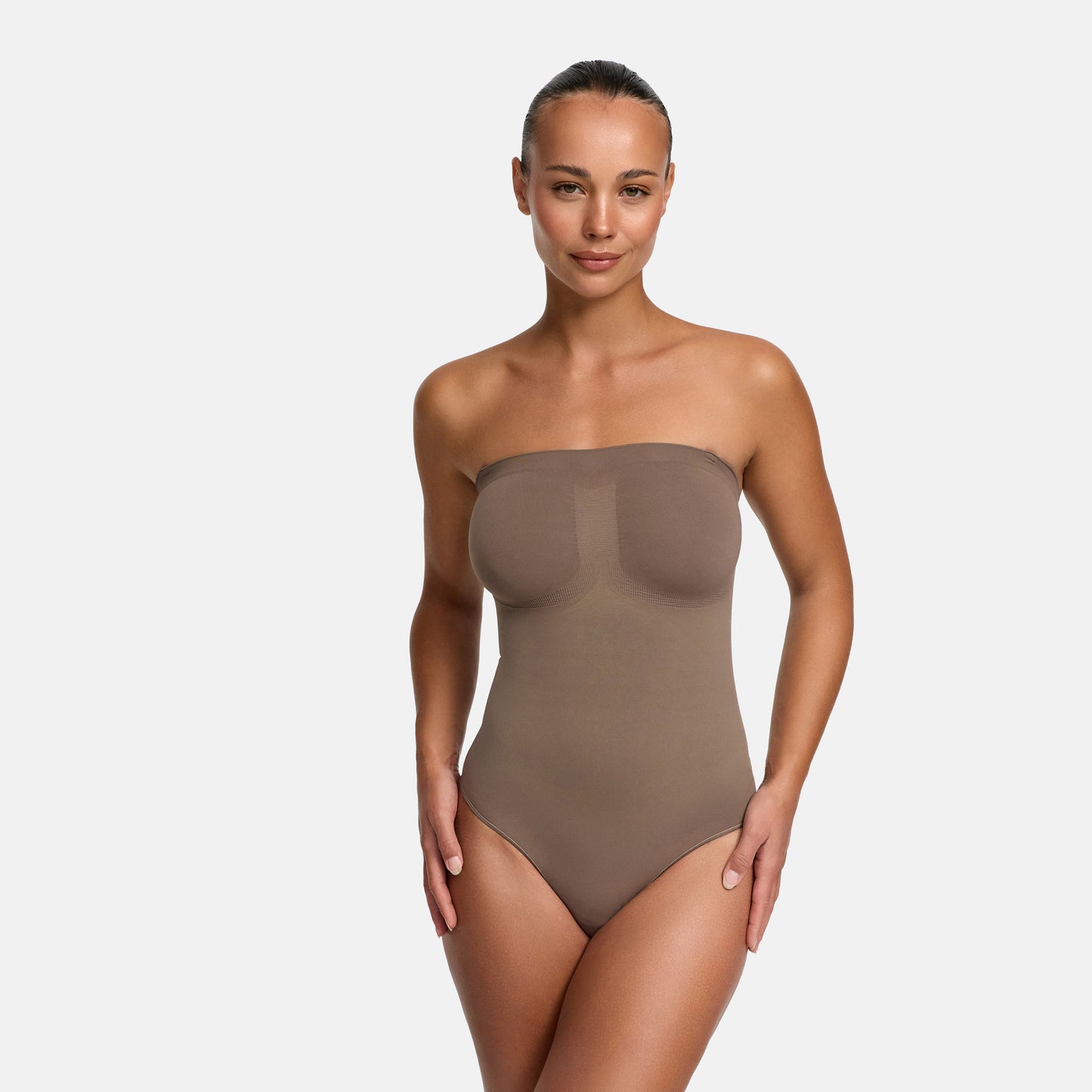 Body sculptant sans bretelles avec culotte