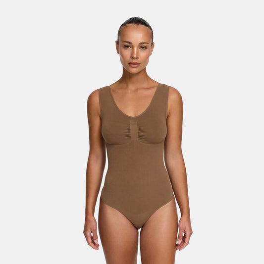 Body modelujące typu Tank z stringami