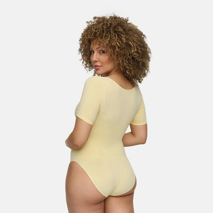 Das Model ist 1,74m groß und trägt Größe L