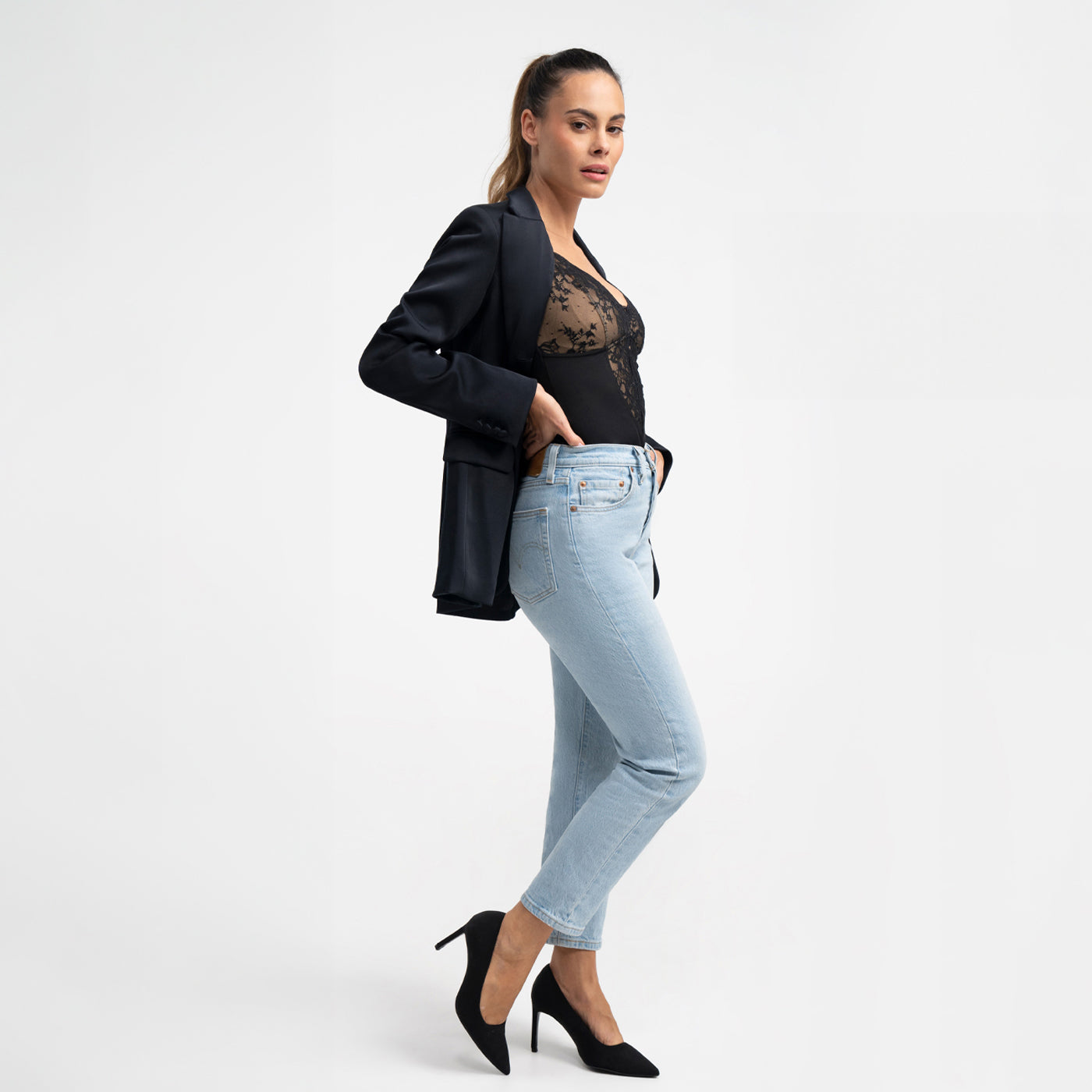 Body contenitivo modellante in pizzo con slip