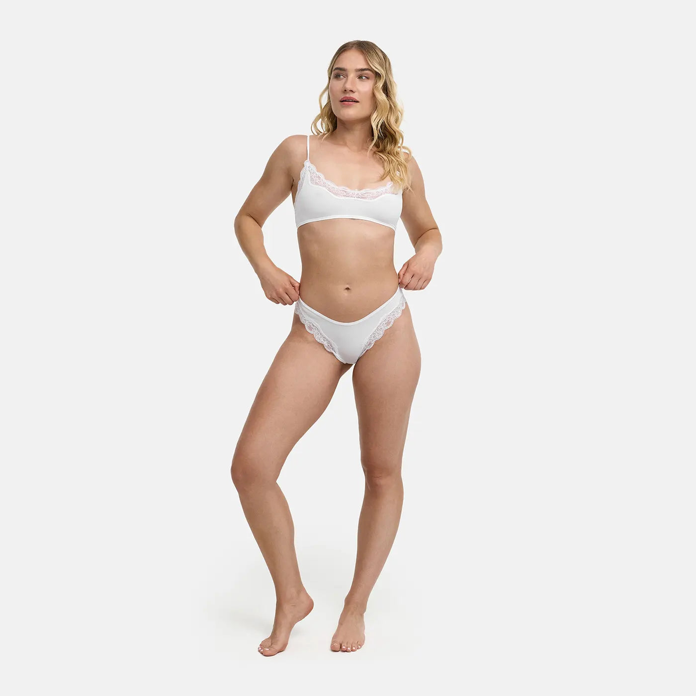 Das Model ist 1,76m groß und trägt Größe XS
