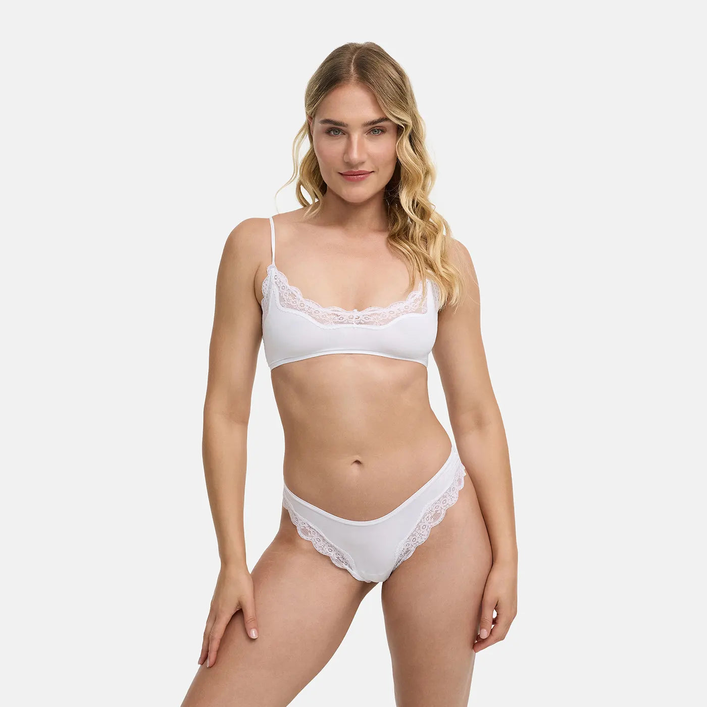 Das Model ist 1,76m groß und trägt Größe XS